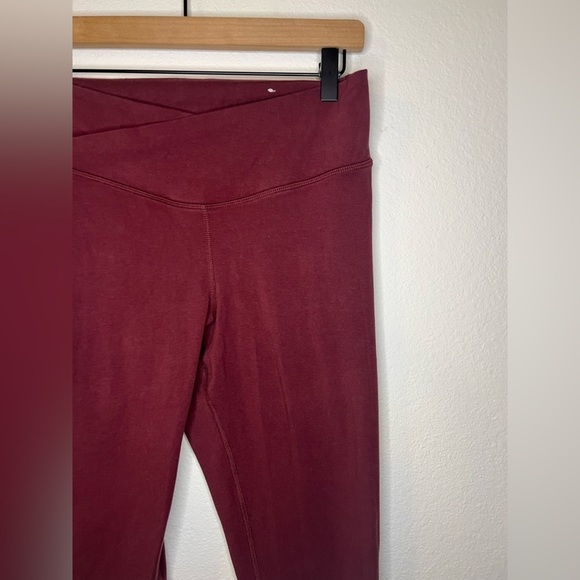 Old Navy Burgundy Leggings - Picture 2 of 3